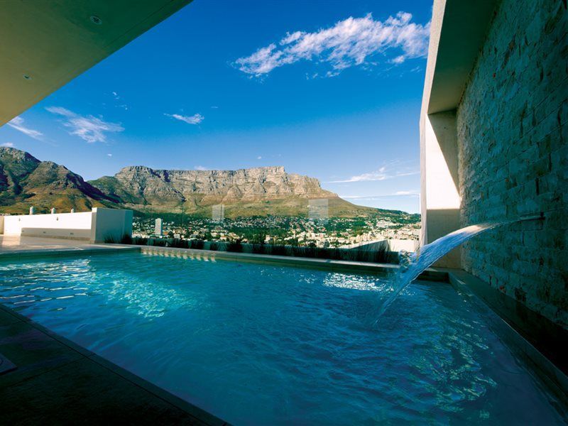 Pepperclub Hotel Ciudad del Cabo Exterior foto The pool at the Cape Town edition of The Standard Bank Private Bank Boutique Hotel